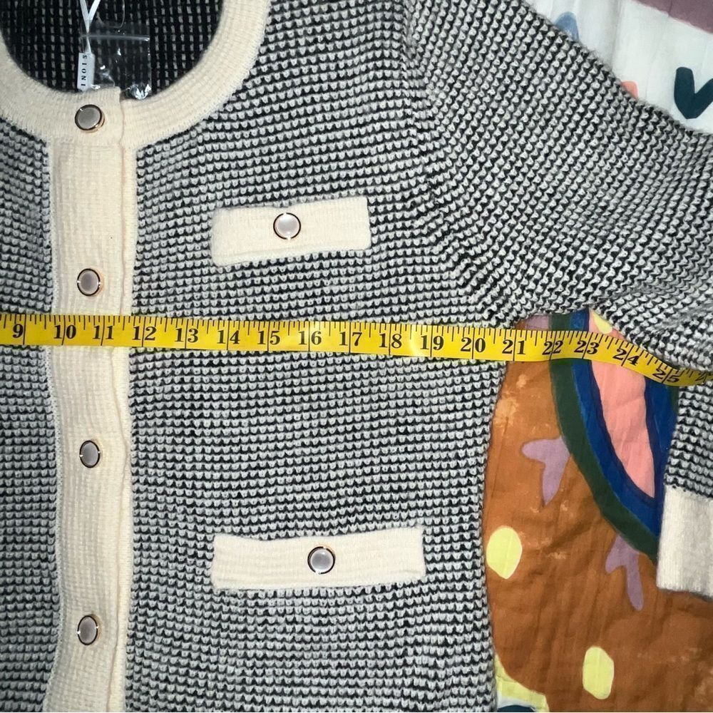 Sioni / Two piece Cardigan and Skirt Set - Picture 9 of 11